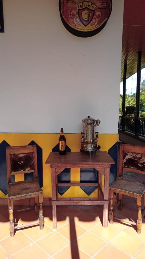 Casa Finca Villa Luz A 800 Mts Del Parque Del Cafe Montenegro Luaran gambar