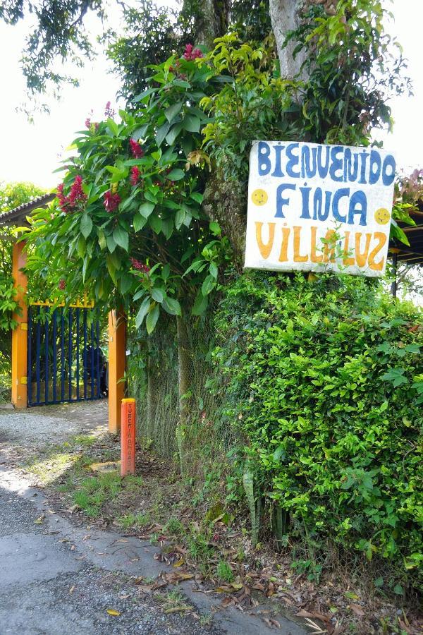 Casa Finca Villa Luz A 800 Mts Del Parque Del Cafe Montenegro Luaran gambar