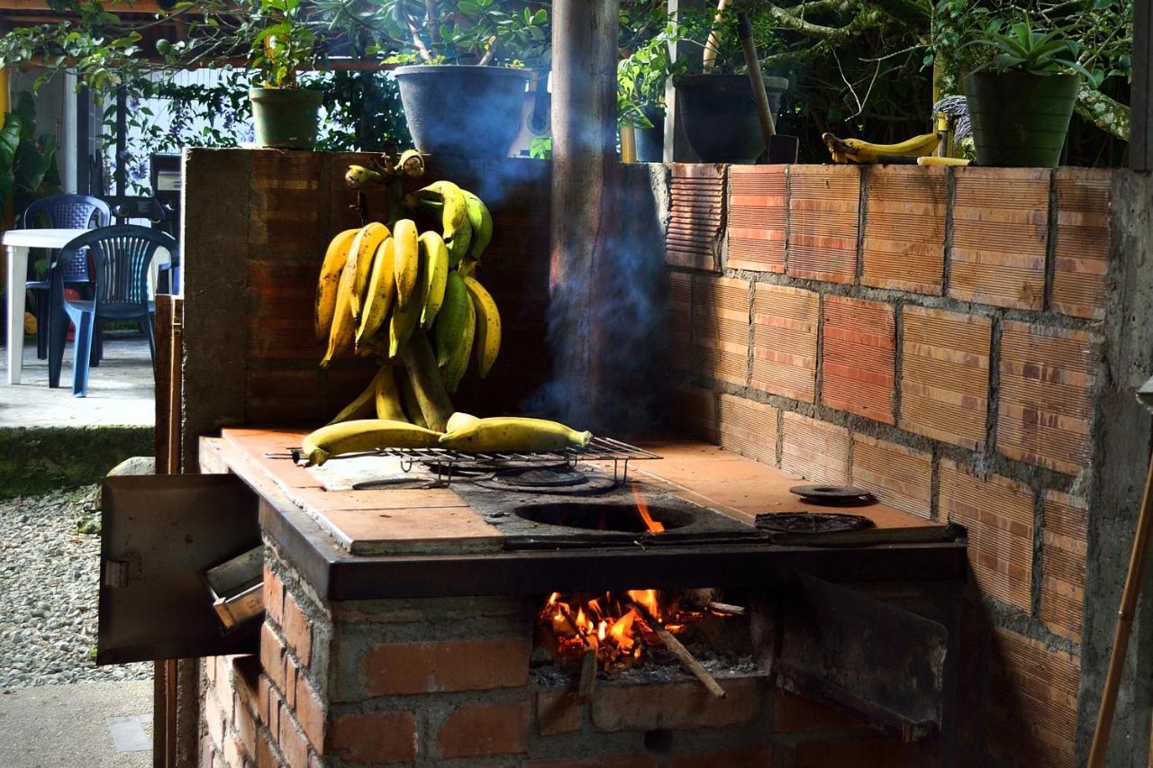 Casa Finca Villa Luz A 800 Mts Del Parque Del Cafe Montenegro Luaran gambar