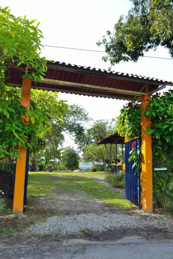 Casa Finca Villa Luz A 800 Mts Del Parque Del Cafe Montenegro Luaran gambar